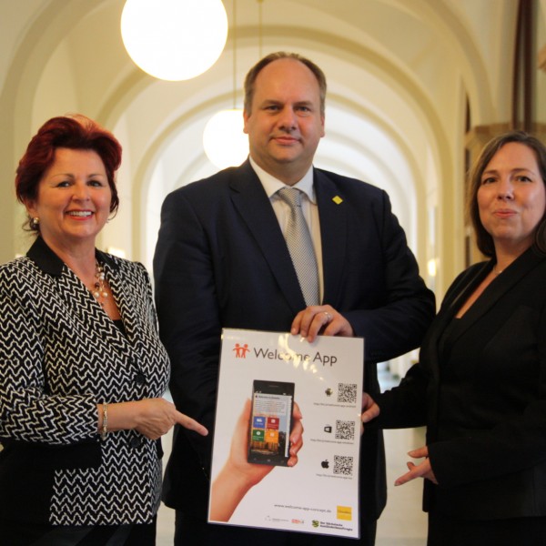 Offizielle Überreichung der Welcome-App an Dresden